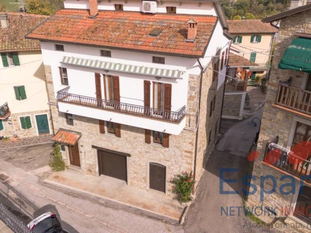 Villa Indipendente in vendita a Unione dell'Appennino Bolognese, Castiglione Dei Pepoli