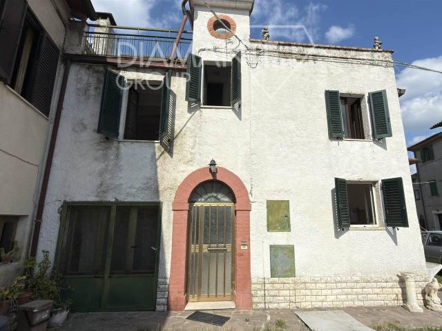 Villa Indipendente in vendita a Carraia, Gioiella