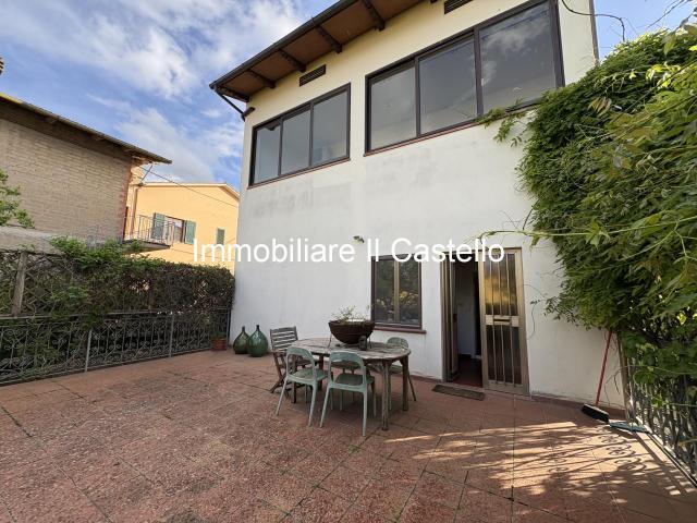 Villa Indipendente in vendita a Poggetto, Gioiella