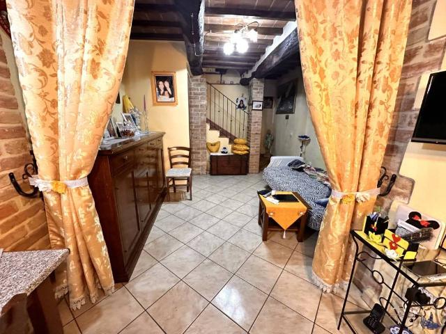 Villa Indipendente in vendita a Petrignano, Gioiella