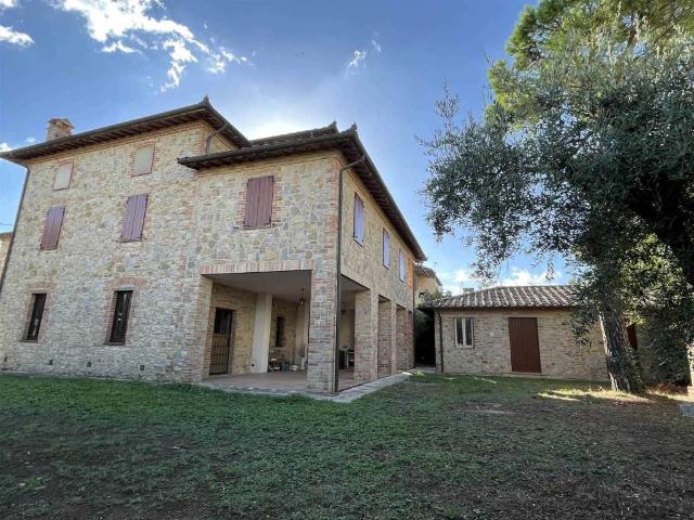 Villa Indipendente in vendita a Poggetto, Gioiella