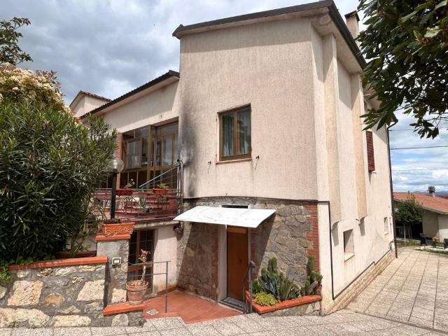 Villa Indipendente in vendita a Poggetto, Gioiella