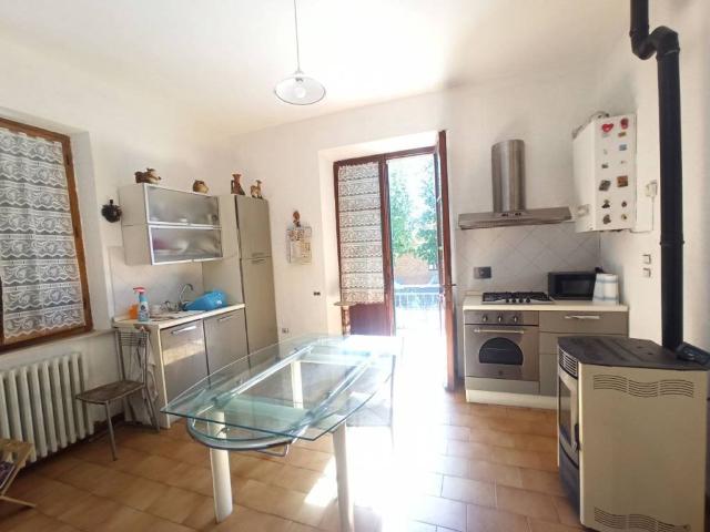 Villa Indipendente in vendita a Macchie, Gioiella