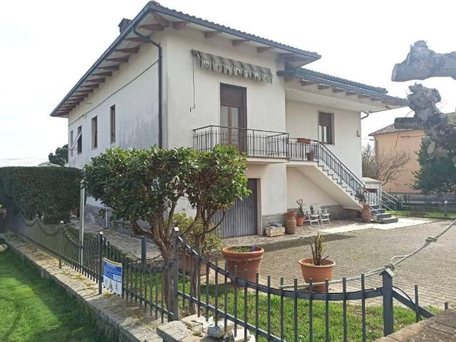 Villa Indipendente in vendita a Poggetto, Gioiella