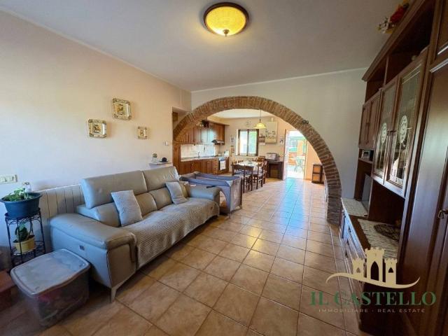 Villa Indipendente in vendita a Pozzuolo, Castiglione del Lago