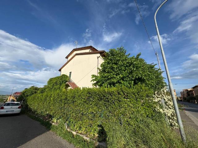 Villa Indipendente in vendita a Poggetto, Gioiella