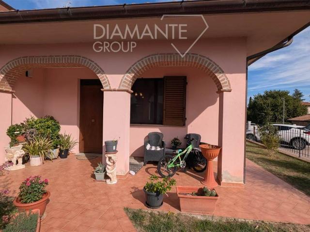 Villa Indipendente in vendita a Pozzuolo, Castiglione del Lago