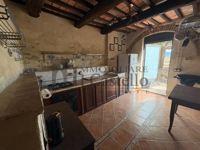 Villa Indipendente in vendita a Macchie, Gioiella