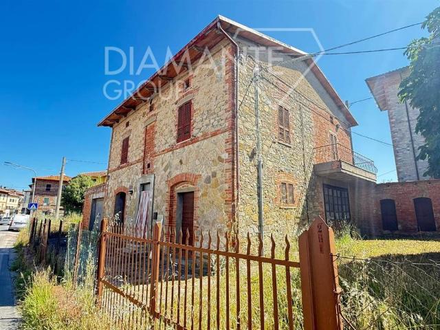 Villa Indipendente in vendita a Macchie, Gioiella