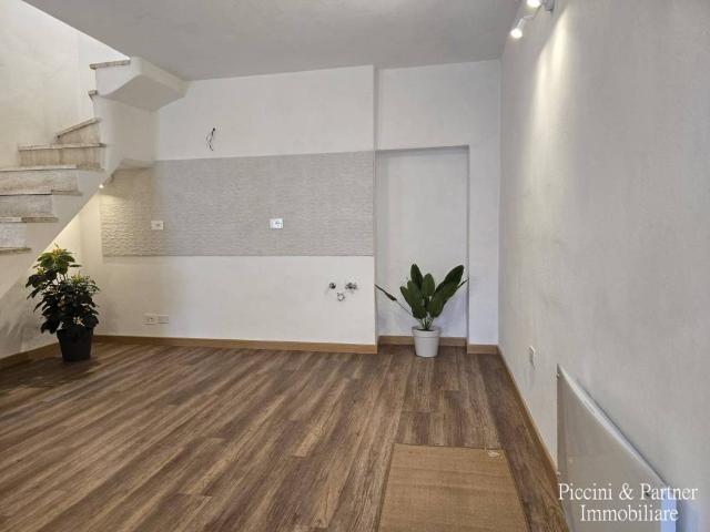 Villa Indipendente in vendita a Poggetto, Gioiella