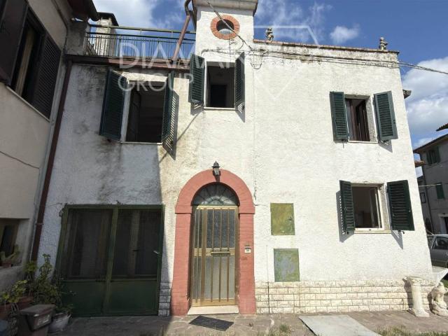 Villa Indipendente in vendita a Carraia, Gioiella
