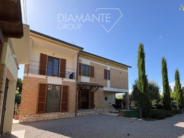 Villa Indipendente in vendita a Gioiella, Umbria