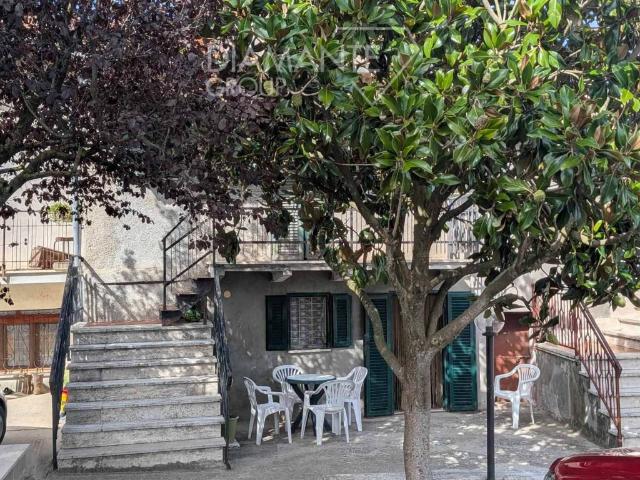 Villa Indipendente in vendita a Pozzuolo, Castiglione del Lago