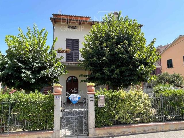 Villa Indipendente in vendita a Poggetto, Gioiella