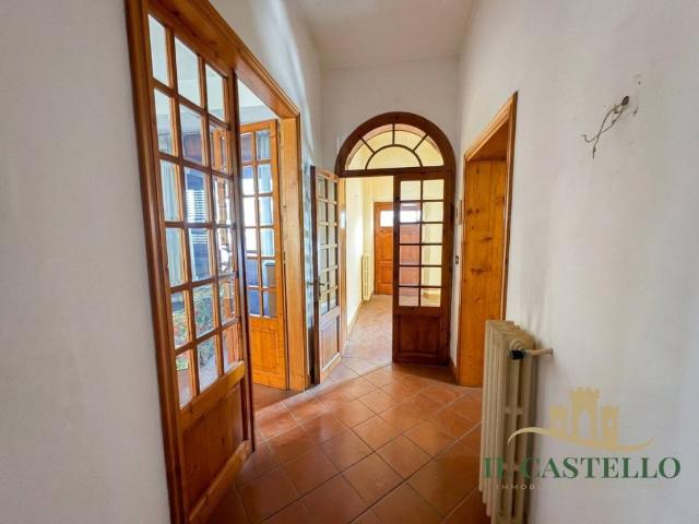 Villa Indipendente in vendita a Pozzuolo, Castiglione del Lago
