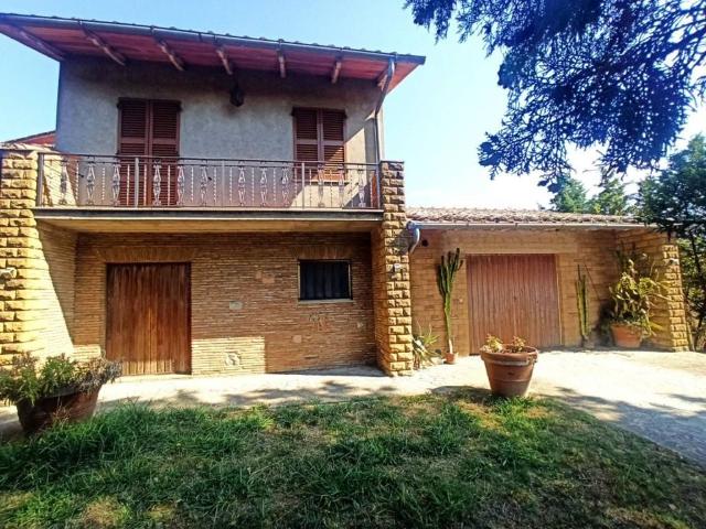 Villa Indipendente in vendita a Gioiella