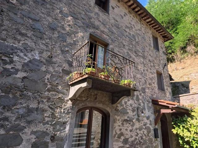 Villa Indipendente in vendita a Unione Comuni Garfagnana, Castiglione Di Garfagnana