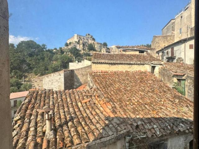 Villa Indipendente in vendita a Castiglione Di Sicilia, Sicilia