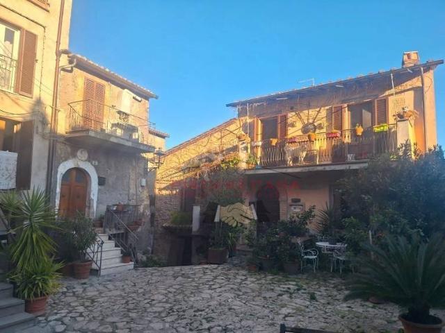 Villa Indipendente in vendita a Castiglione In Teverina, Lazio
