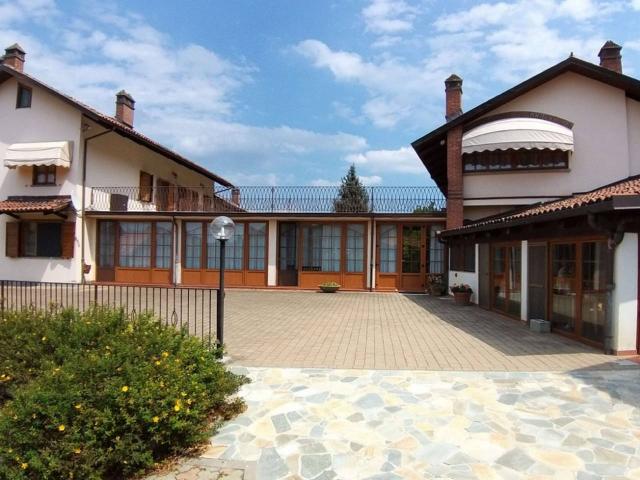 Villa Indipendente in vendita a Castiglione Torinese, Piemonte