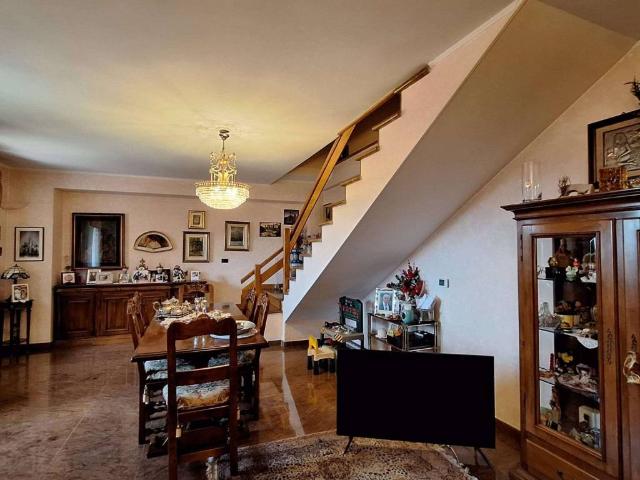 Villa Indipendente in vendita a Sambuy, Piemonte