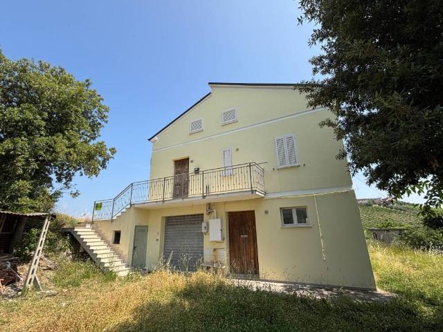 Villa Indipendente in vendita a Marche, Ascoli Piceno