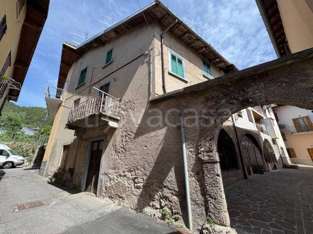 Villa Indipendente in vendita a Castione Della Presolana, Lombardia
