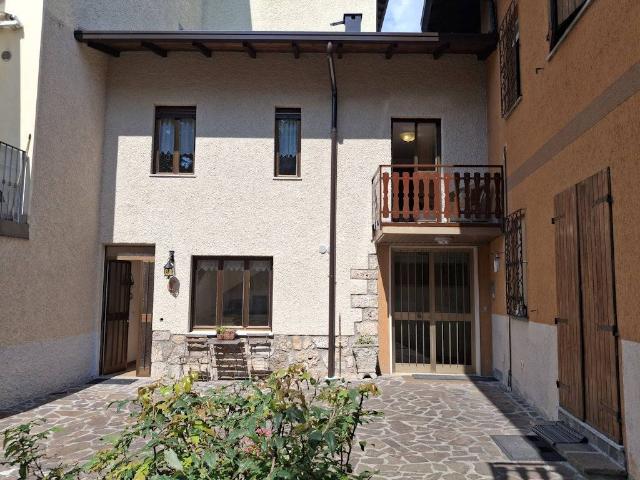 Villa Indipendente in vendita a Dorga, Castione Della Presolana