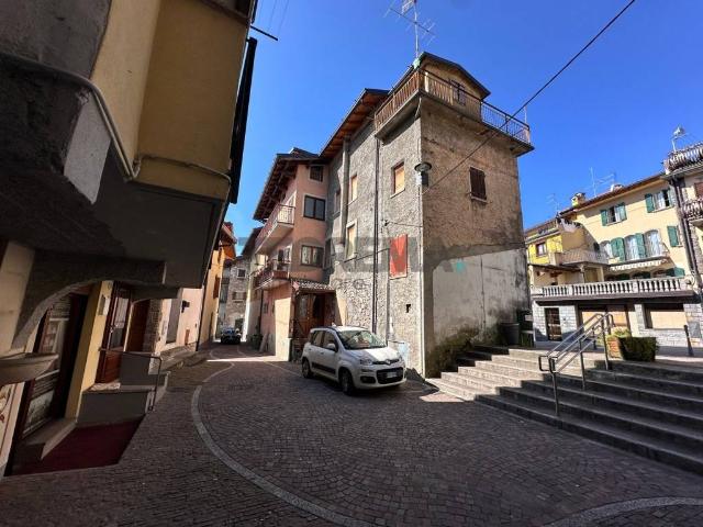 Villa Indipendente in vendita a Castione Della Presolana, Lombardia