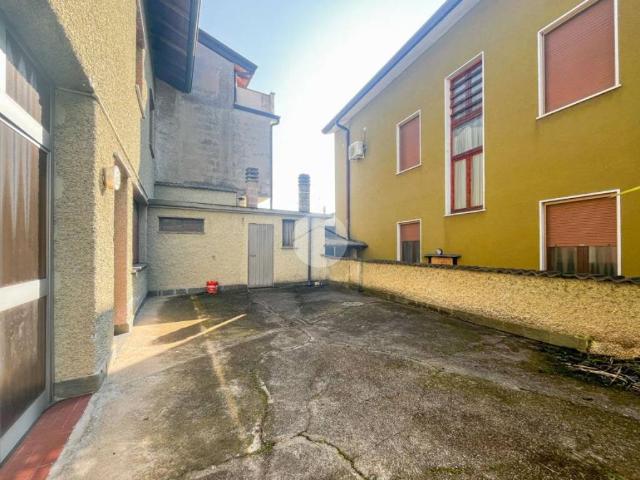 Villa Indipendente in vendita a Castrezzato, Lombardia