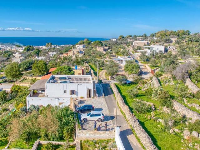 Villa Indipendente in vendita a Marina di Felloniche, Puglia