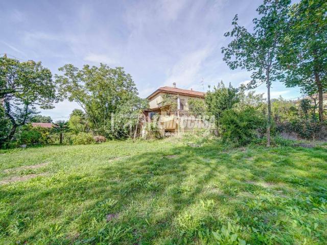 Villa Indipendente in vendita a Cascine Maggio, Castronno