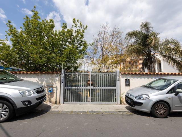 Villa Indipendente in vendita a Picanello-Ognina-Barriera-Canalicchio, Catania