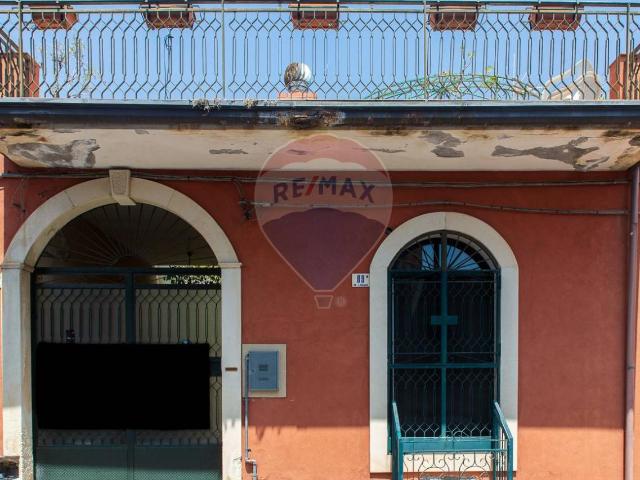 Villa Indipendente in vendita a Picanello-Ognina-Barriera-Canalicchio, Catania