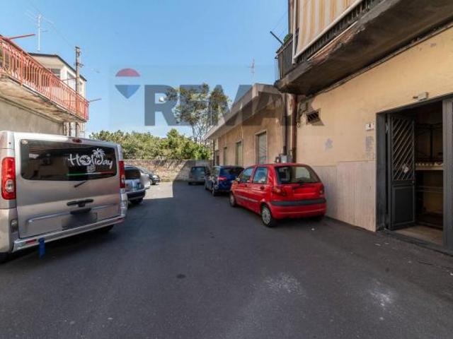 Villa Indipendente in vendita a Picanello-Ognina-Barriera-Canalicchio, Catania