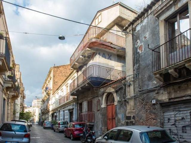 Villa Indipendente in vendita a Centro storico, Catania