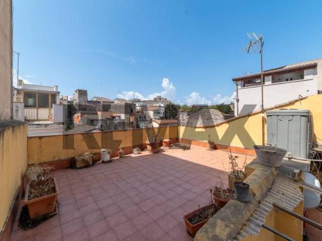Villa Indipendente in vendita a Centro storico, Catania