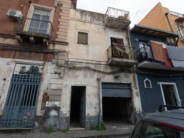Villa Indipendente in vendita a Centro storico, Catania