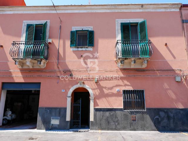 Villa Indipendente in vendita a Centro storico, Catania