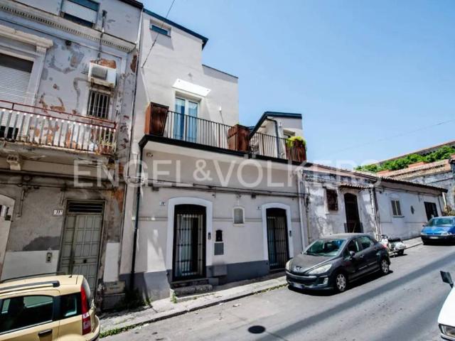 Villa Indipendente in vendita a Centro storico, Catania