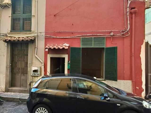 Villa Indipendente in vendita a Centro storico, Catania