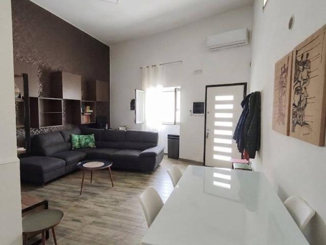 Villa Indipendente in vendita a Picanello-Ognina-Barriera-Canalicchio, Catania