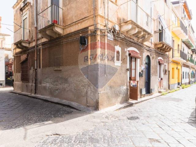 Villa Indipendente in vendita a Centro storico, Catania