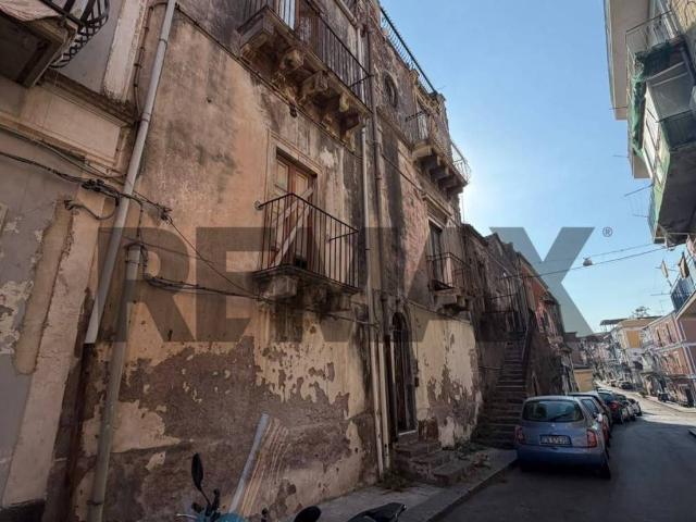 Villa Indipendente in vendita a Centro storico, Catania