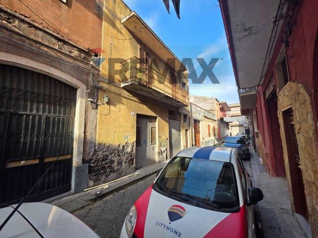 Villa Indipendente in vendita a Centro storico, Catania