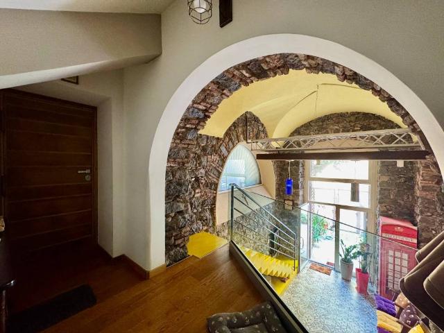 Villa Indipendente in vendita a Picanello-Ognina-Barriera-Canalicchio, Catania