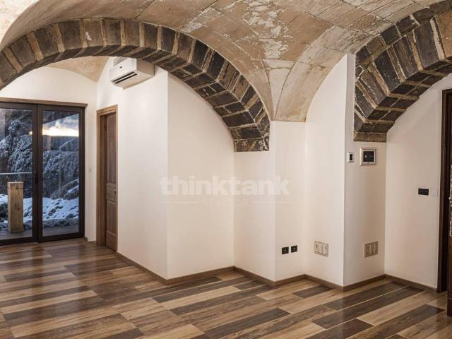 Villa Indipendente in vendita a Centro storico, Catania