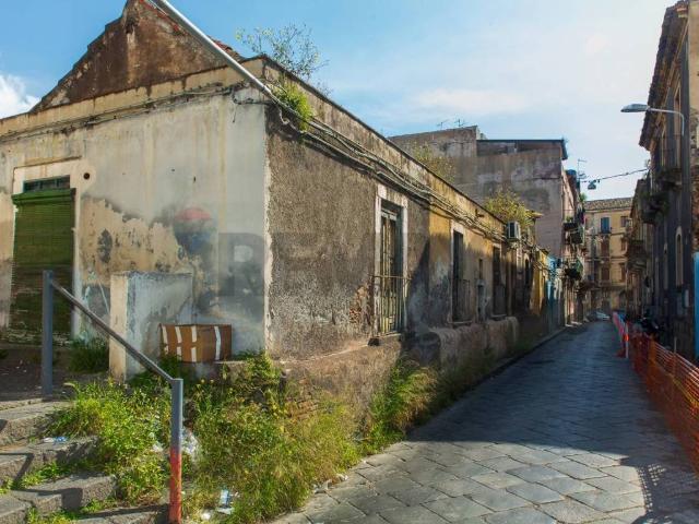Villa Indipendente in vendita a Centro storico, Catania