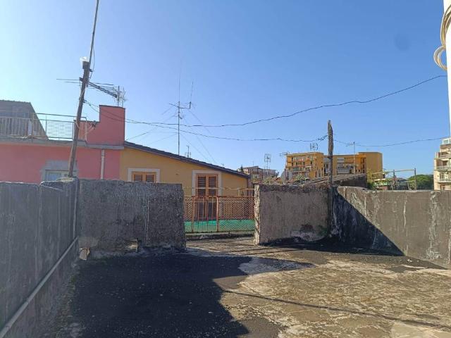 Villa Indipendente in vendita a Picanello-Ognina-Barriera-Canalicchio, Catania