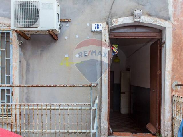 Villa Indipendente in vendita a Centro storico, Catania